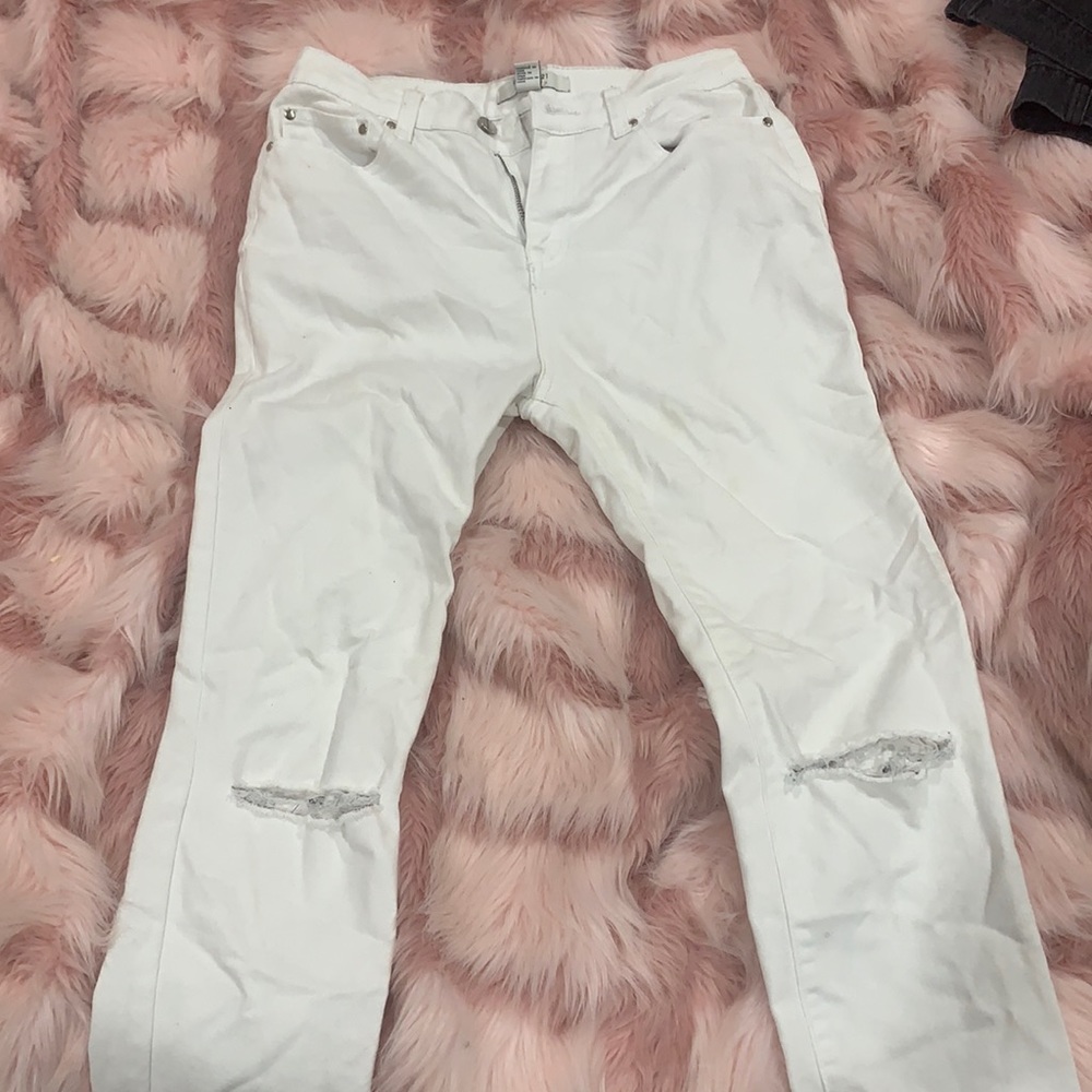 Size 28 white straight leg jeans/skinny